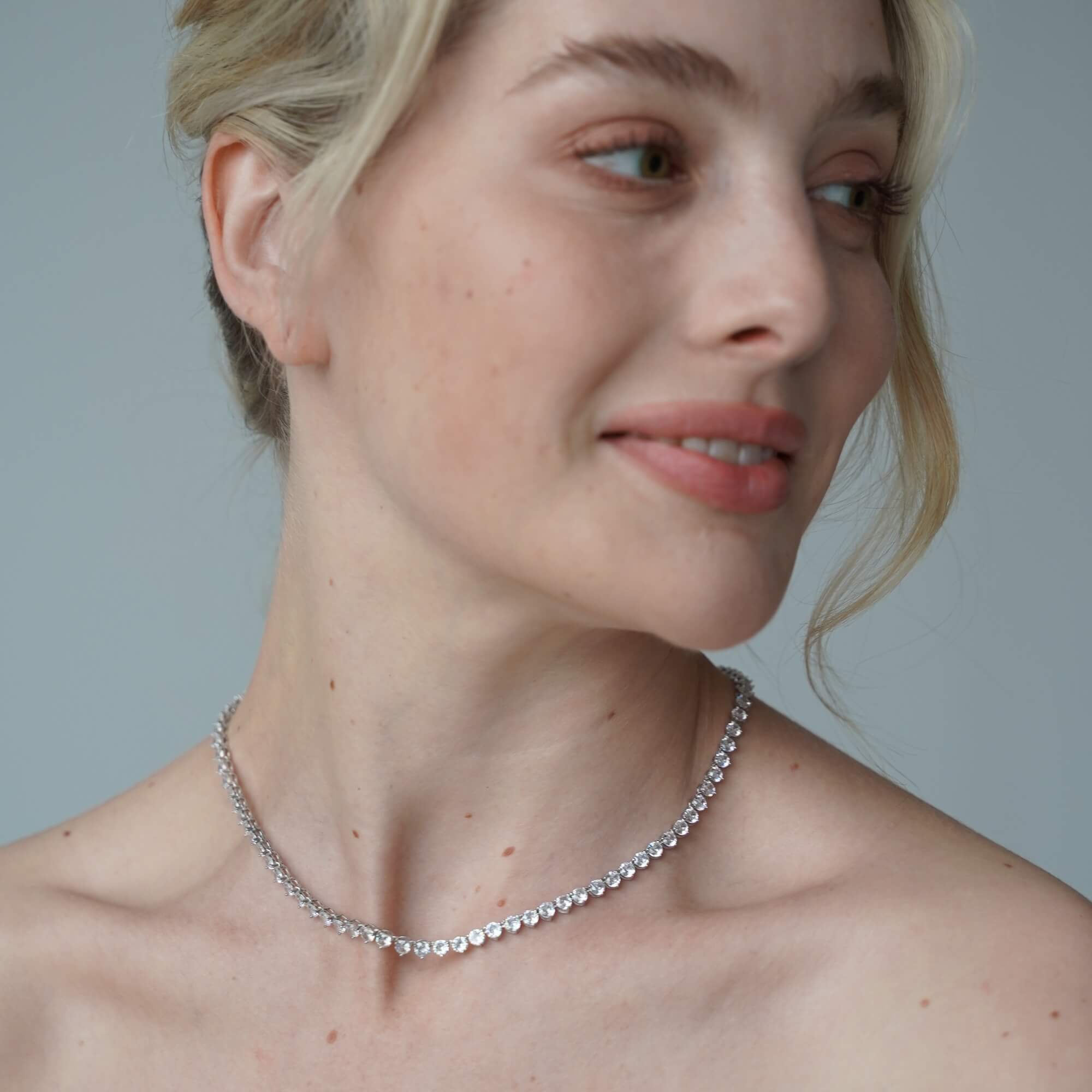 The Luxxe Tenné Silver Necklace