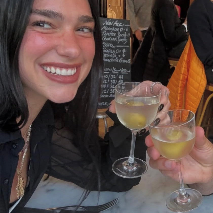 Viviana Halil Mia Ring diamond-free fine jewelry worn by Dua Lipa.