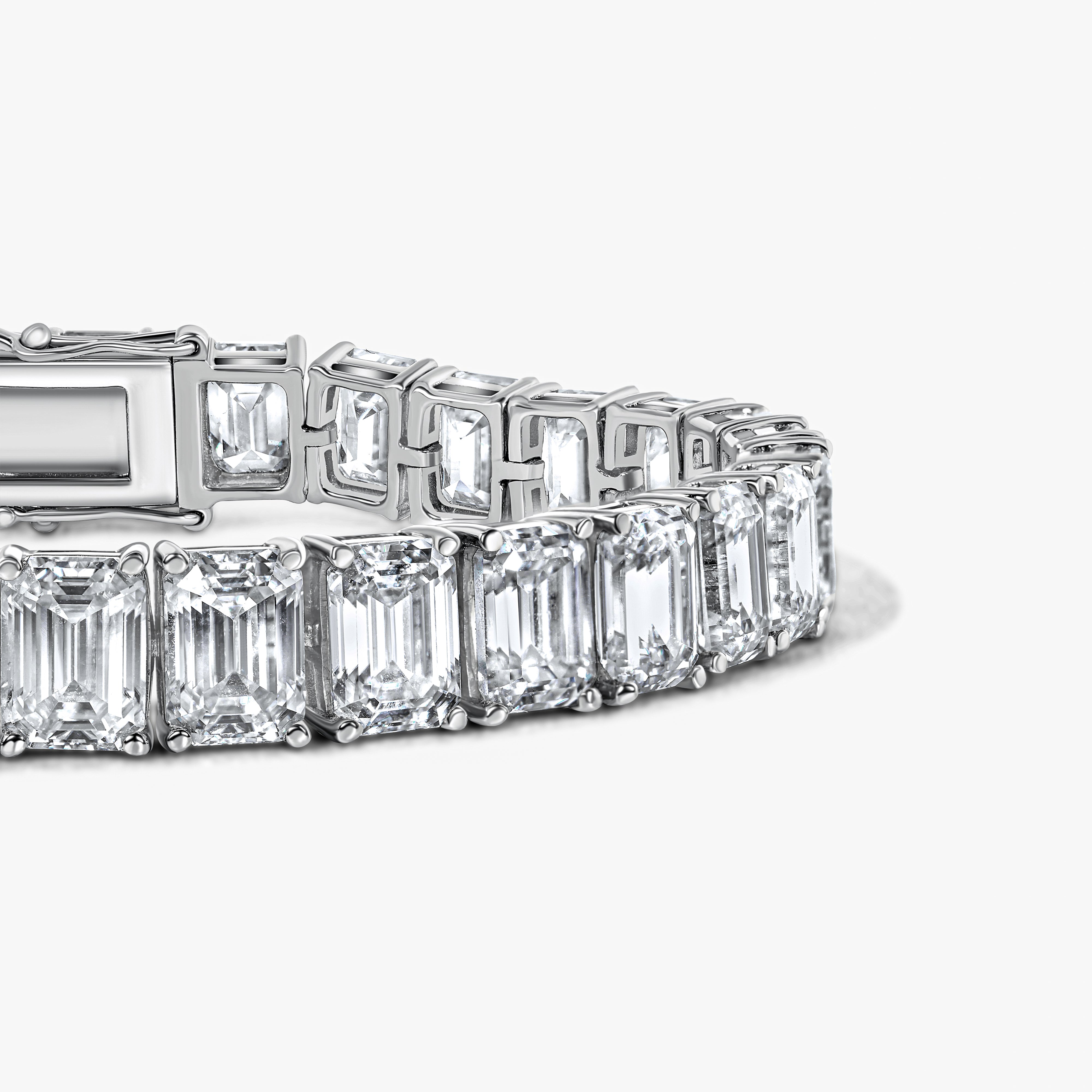 Close-up of The Alaia Bracelet showing refined diamond-free brilliance and craftsmanship.