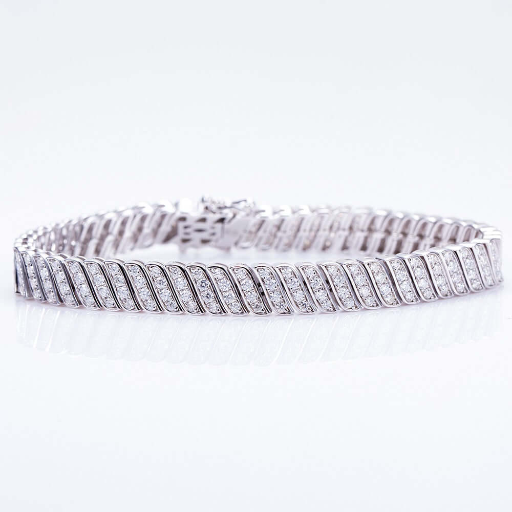 VHMoissaniteLInkBracelet1.jpg