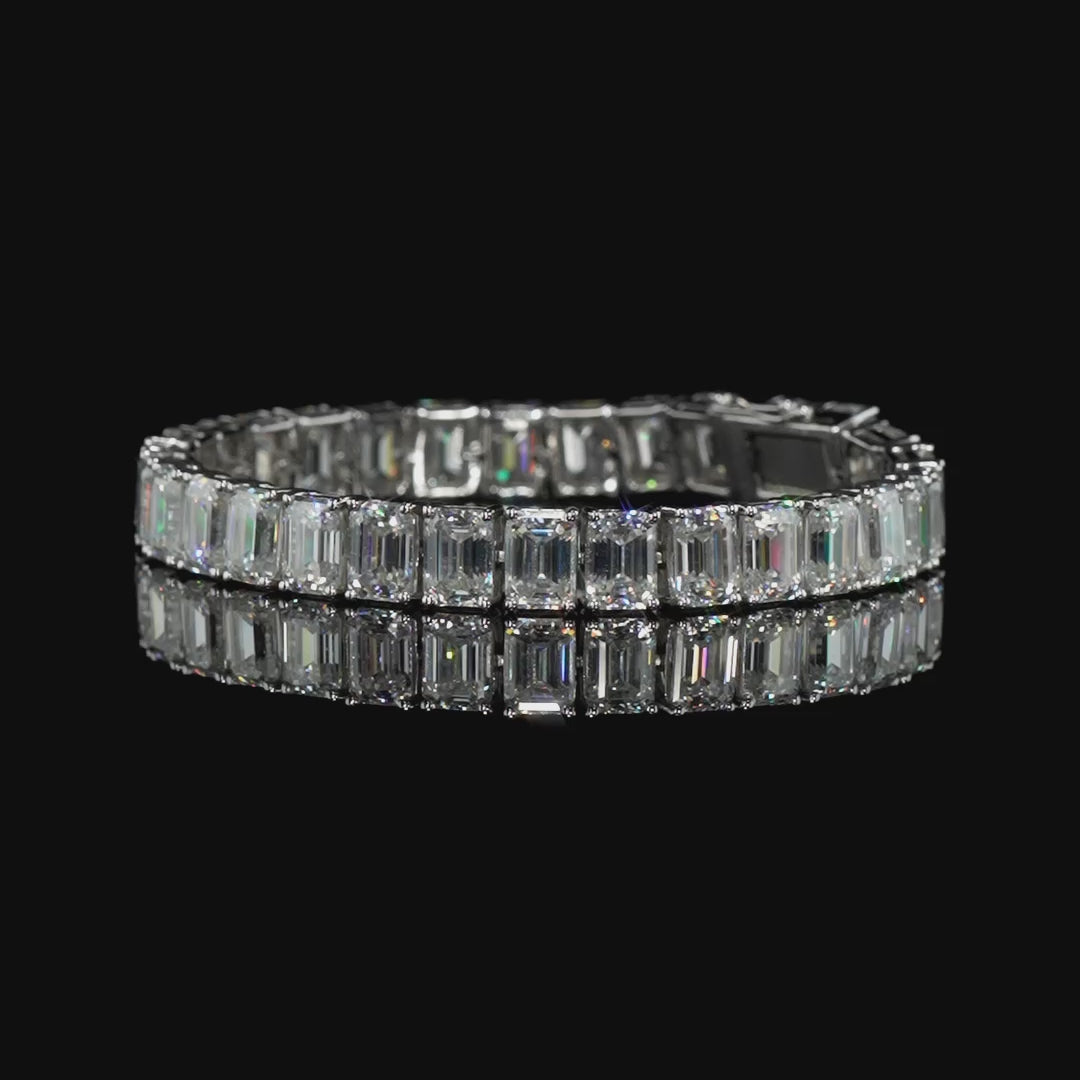 The Alaia Bracelet 30ct flawless moissanite on sterling silver by Viviana Halil. 