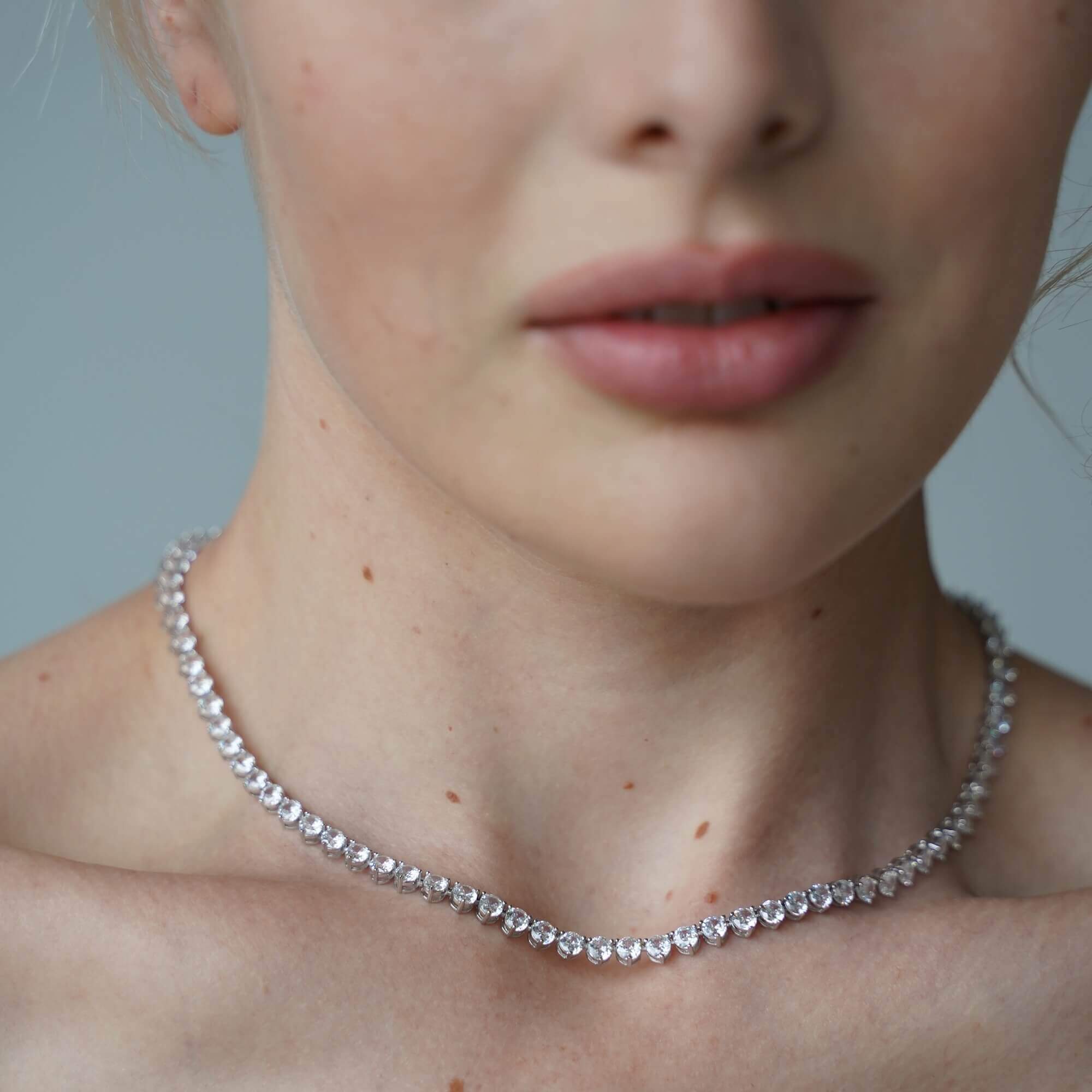 the luxxe tenne sterling silver necklace worn by model made by Viviana Halil.
